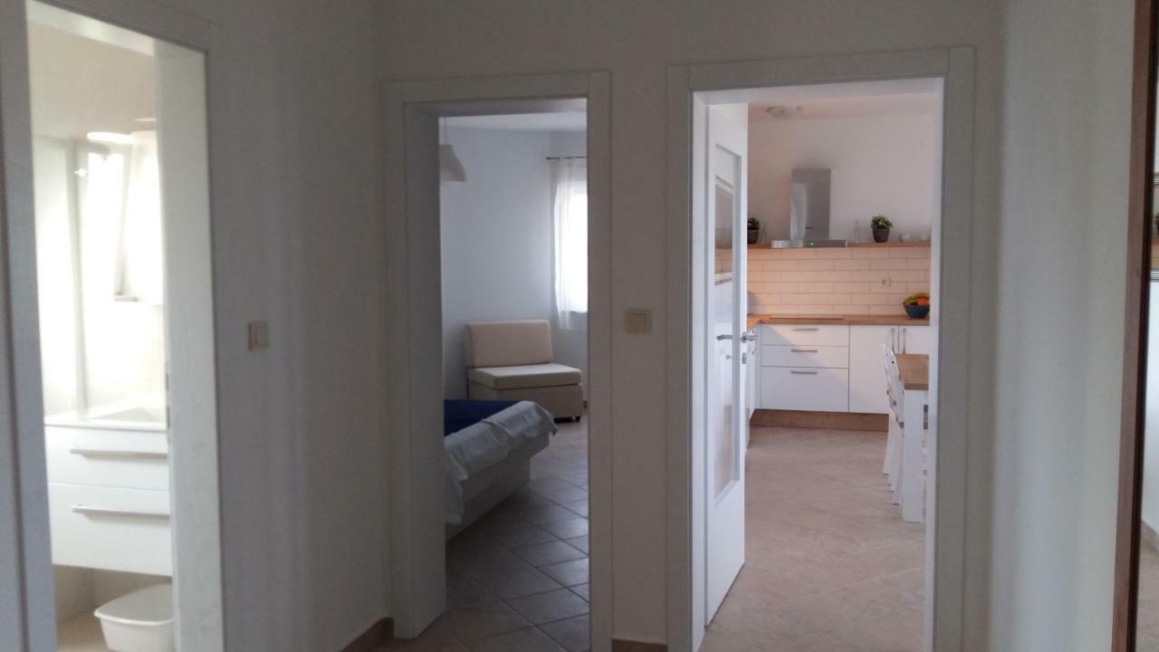 Haus Mit Meerblick Lopar Extérieur photo